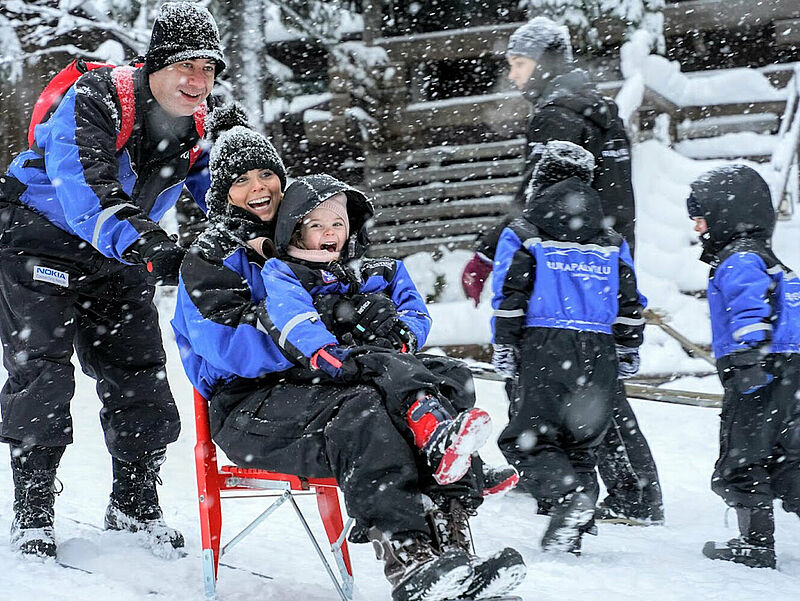 Outdoor-Aktivitäten im Schnee verspricht eine Winterreise nach Finnisch-Lappland. Foto: For Family Reisen