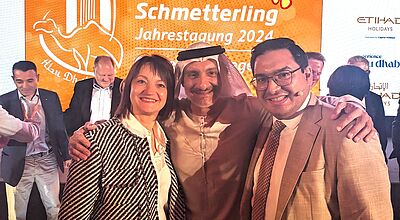 Schmetterling-Chefin Anya Müller-Eckert, Saleh Al Geziry, Director General of Tourism at the Department of Culture and Tourism in Abu Dhabi, und Schmetterling-CEO Ömer Karaca. Foto: ah