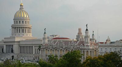 Typisches Kuba-Motiv: Das Capitolio, das nun über eine teils goldene Kuppel verfügt
