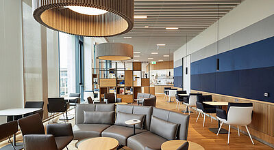 Blick in eine der neuen Lufthansa-Lounges am BER