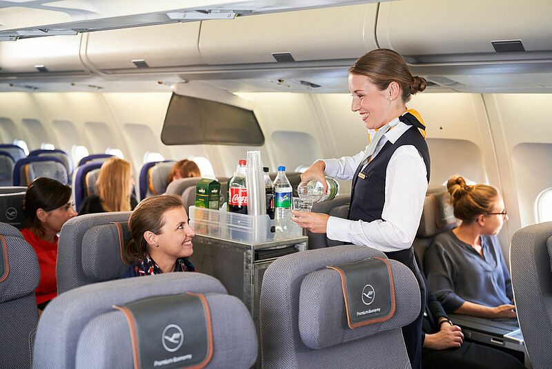 Lufthansa kehrt auf der Kurz- und Mittelstrecke zu Gratis-Getränken zurück