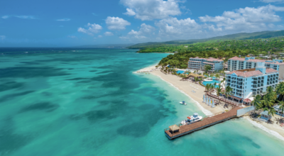 Luxuriöses Strandresort mit weißen Sandstränden, türkisblauem Meer und Palmen an der Nordküste Jamaikas – ideale Karibik-Destination für Badeurlaub, Wassersport und romantische Flitterwochen Luxuriöses Strandresort mit weißen Sandstränden, türkisblauem Meer und Palmen an der Nordküste Jamaikas – ideale Karibik-Destination für Badeurlaub, Wassersport und romantische Flitterwochen