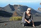 Begleitet wurde die Tour von ta-Redakteurin Sylvia Raschke, hier vor der Vulkan Tajogaite